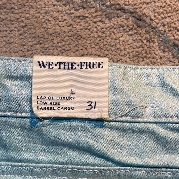 WE THE FREE Lap Of Luxury Barrel Cargo Jeans. NEW - Picture 4 of 6
